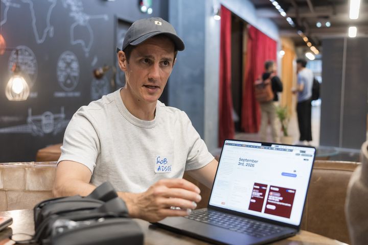 Robin Choy reviewing a founder's ad account